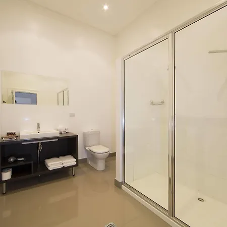 Ikon Hotel Burnie Exterior photo